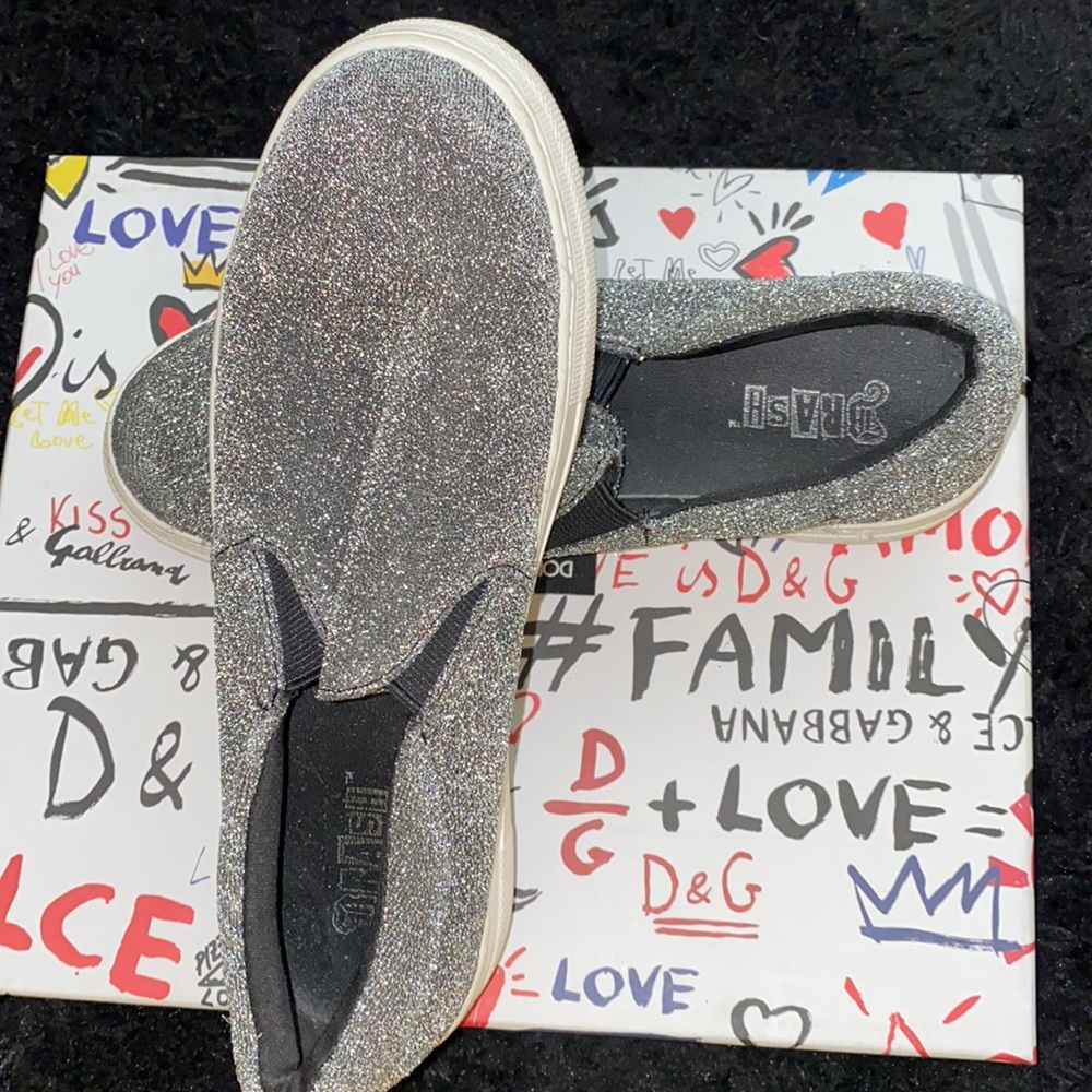 Only worn 3 times
